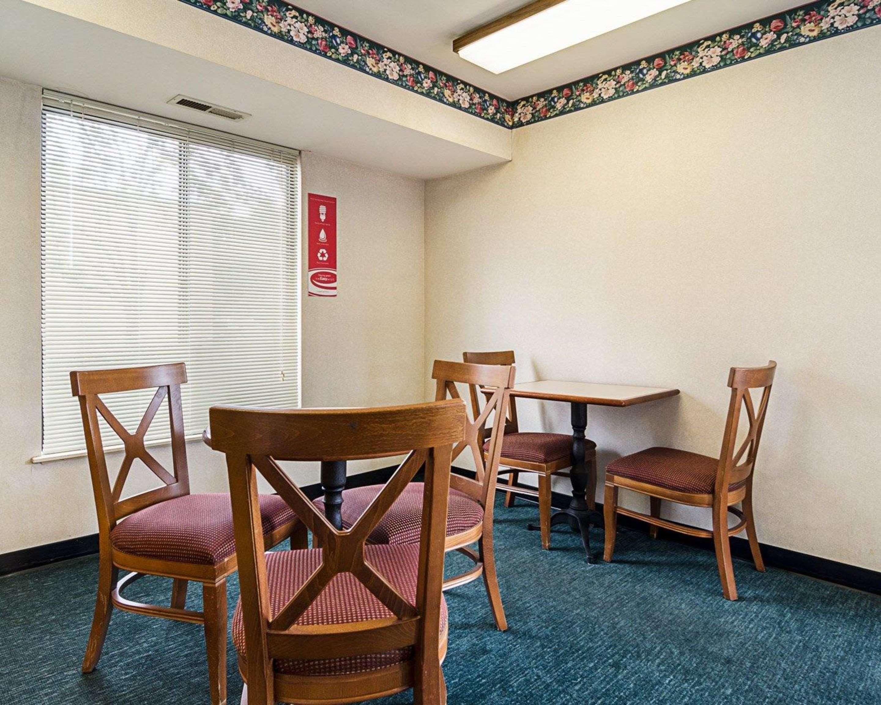 Econo Lodge Ρίτσμοντ Εξωτερικό φωτογραφία