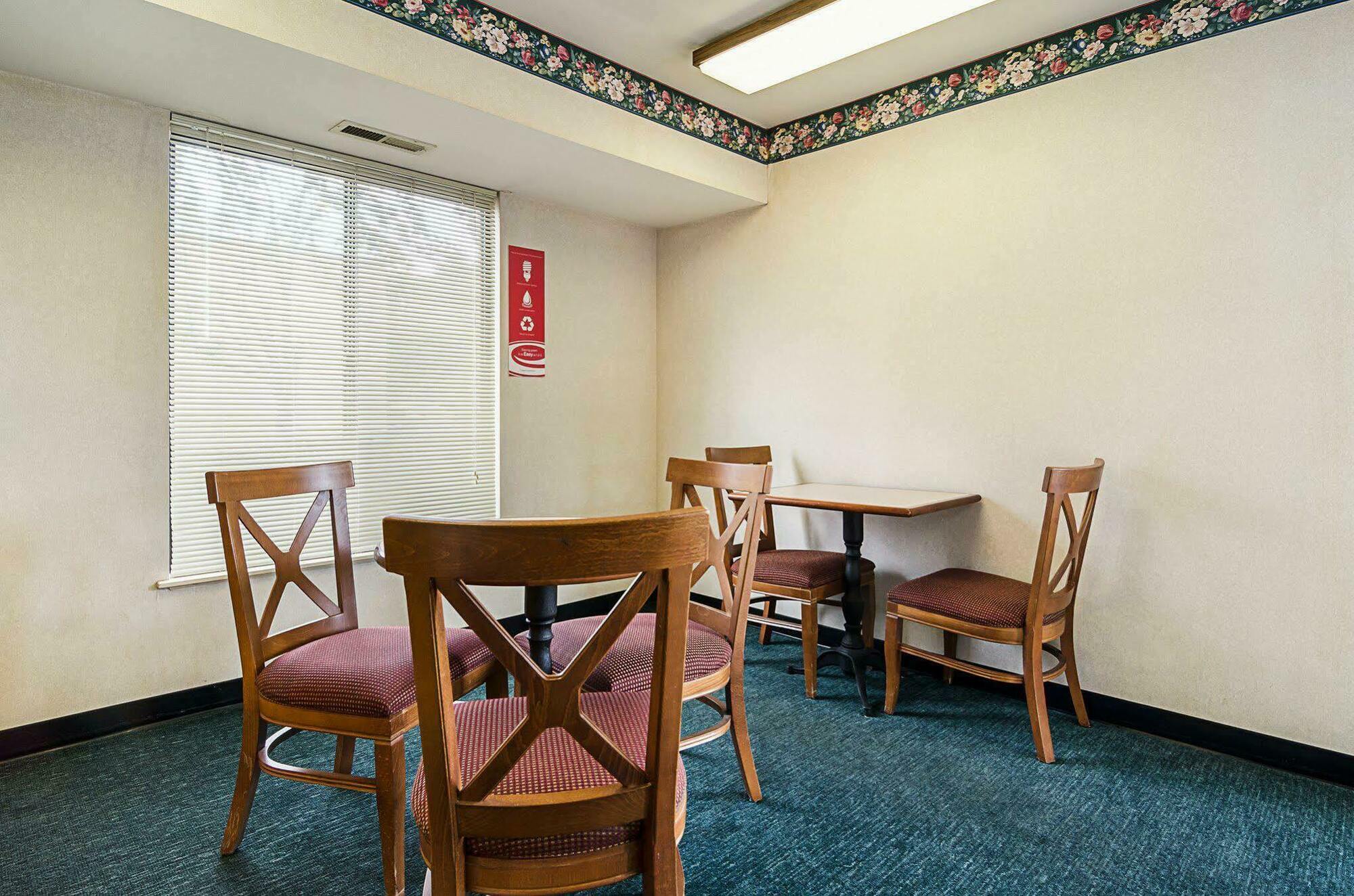 Econo Lodge Ρίτσμοντ Εξωτερικό φωτογραφία